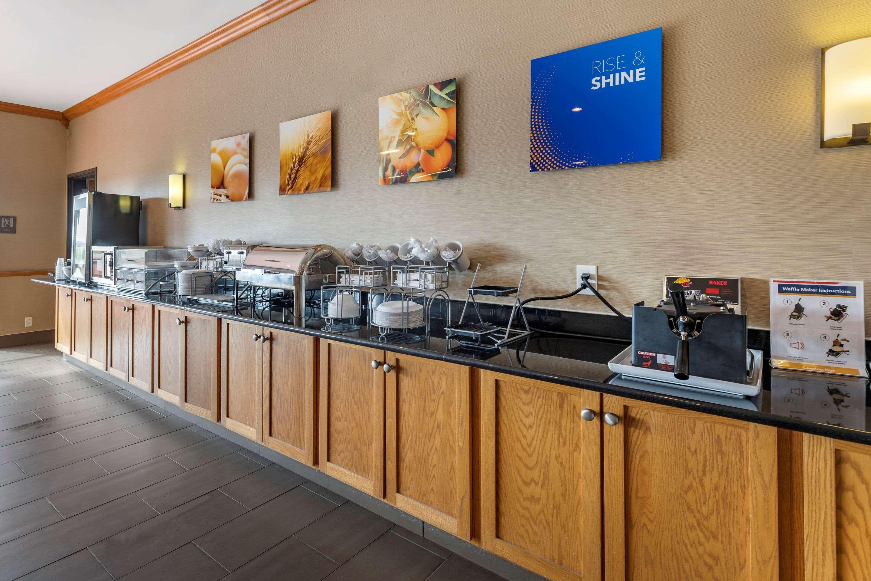 Comfort Inn & Suites Greenville I-70 Exteriér fotografie